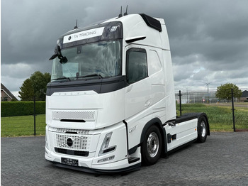Влекач VOLVO FH13 460