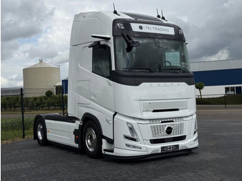 Влекач VOLVO FH13 460