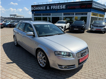 Лек автомобил AUDI