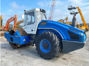 Валяк BOMAG