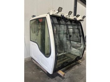 Кабина и интериор LIEBHERR