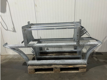 Кабина и интериор LIEBHERR