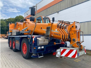 Кран за всякакви терени DEMAG