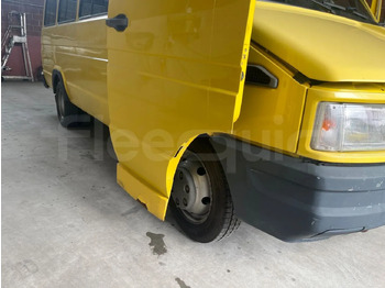 Училищен автобус IVECO Daily