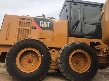 Грейдер CATERPILLAR 140K
