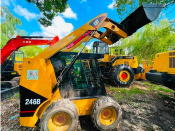 Мини челен товарач CATERPILLAR