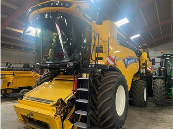 Зърнокомбайн NEW HOLLAND CR series