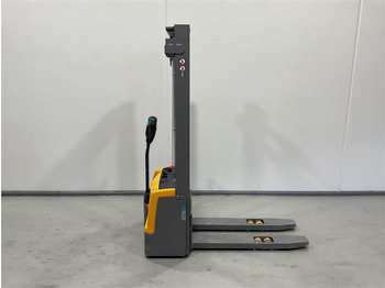 Стакер JUNGHEINRICH EJC