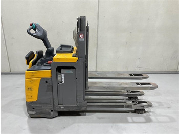 Стакер JUNGHEINRICH ERD