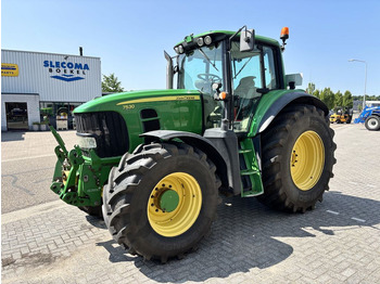 Трактор JOHN DEERE 7530