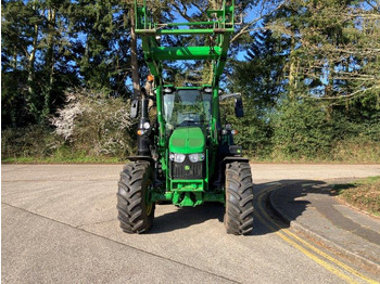 Трактор John Deere 6110M: снимка 3