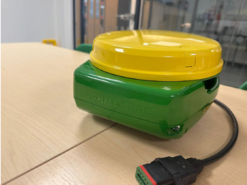 Навигационна система за Селскостопанска техника John Deere SF7000 GPS Dome: снимка 3 Навигационна система за Селскостопанска техника John Deere SF7000 GPS Dome: снимка 3