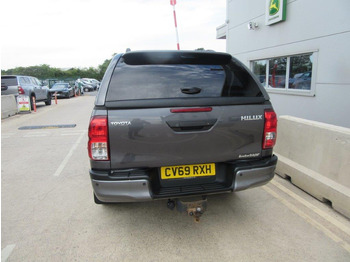 Пикап TOYOTA HILUX INVINCIBLE X: снимка 5