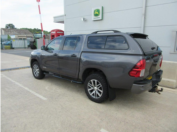 Пикап TOYOTA HILUX INVINCIBLE X: снимка 4