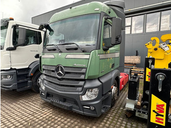Влекач MERCEDES-BENZ