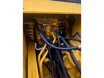 Верижен багер KOMATSU PC220