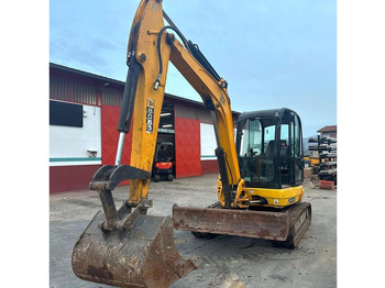Мини багер JCB