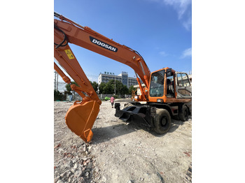 Колесен багер DOOSAN DX210