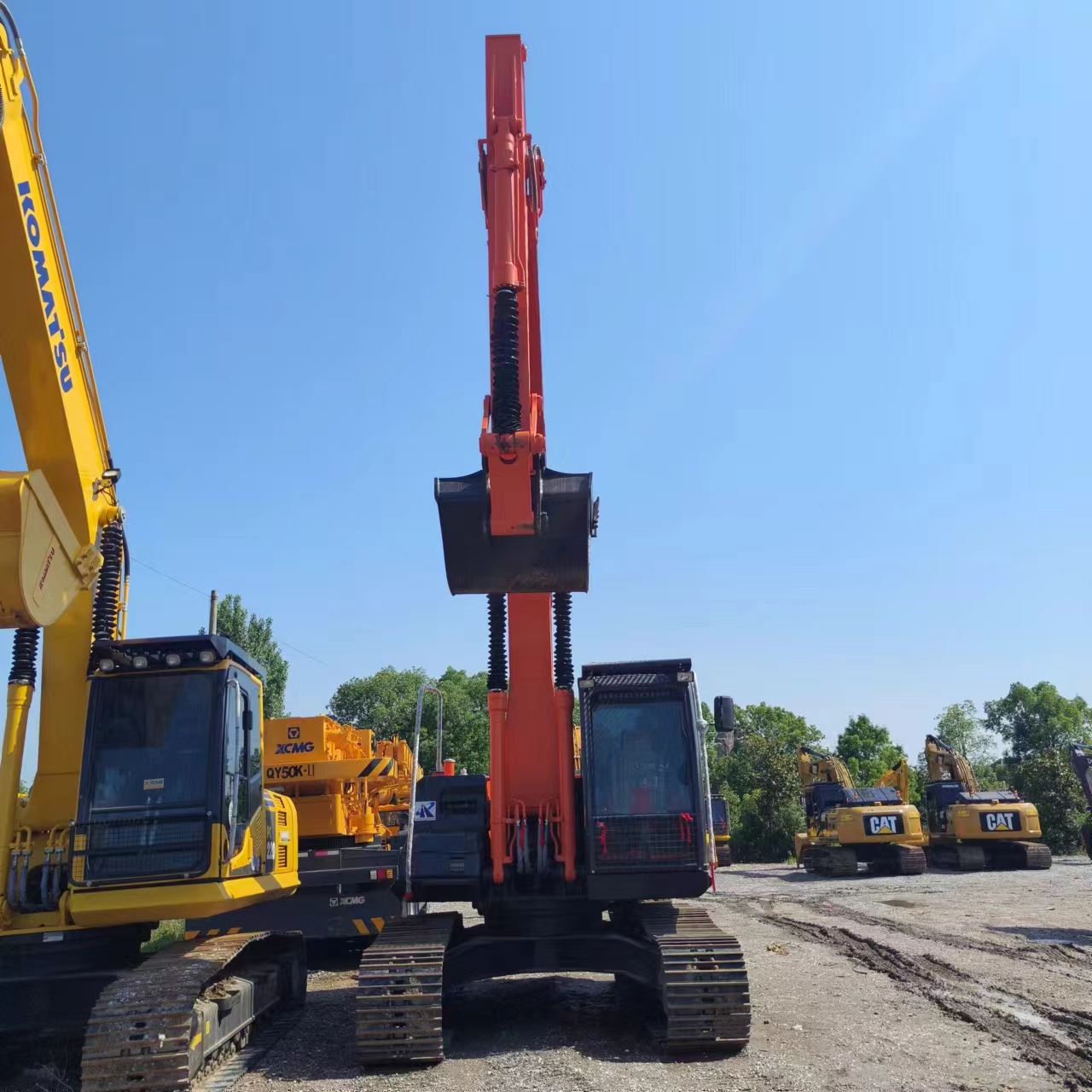 Верижен багер HITACHI ZX210: снимка 4