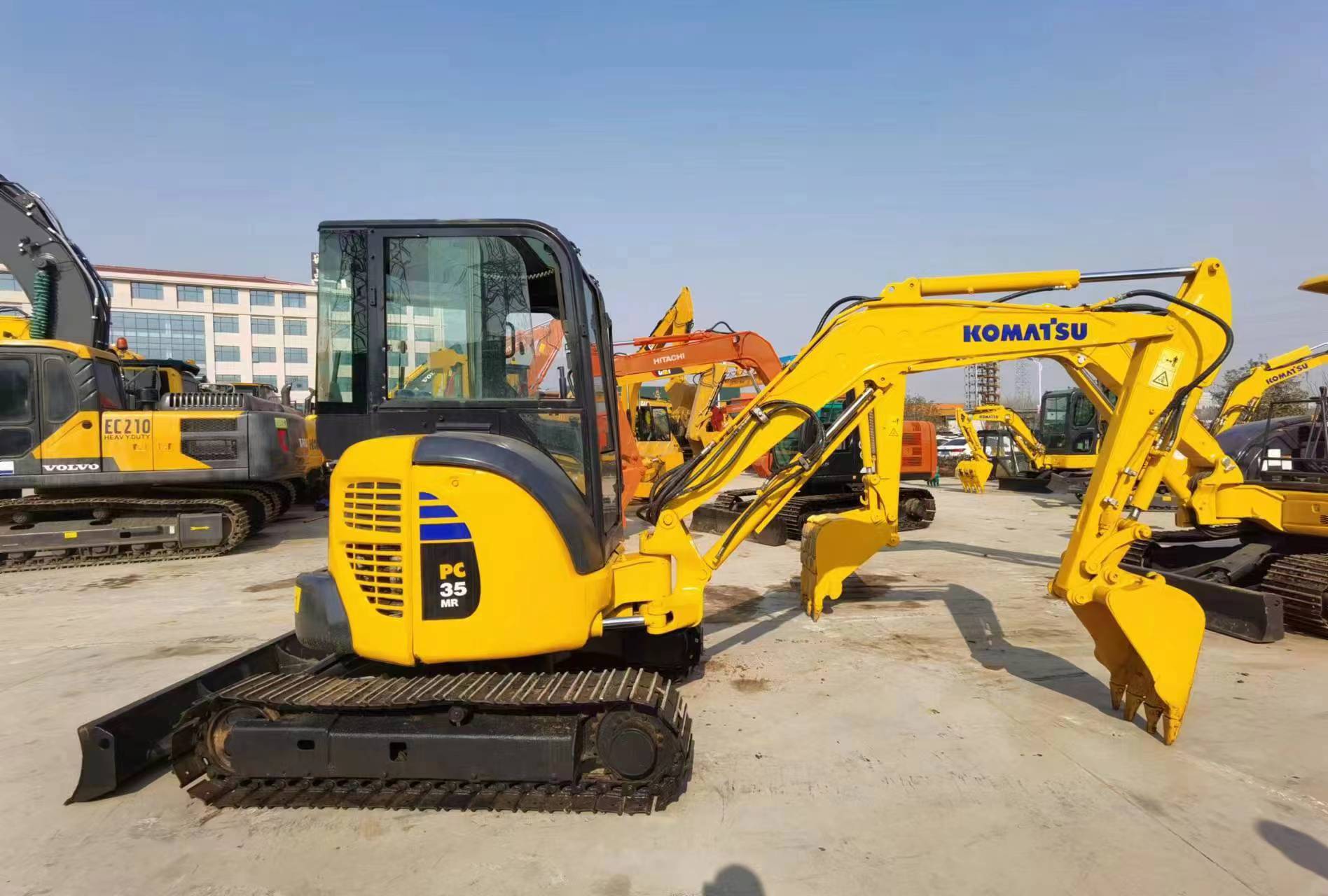 Мини багер KOMATSU PC35