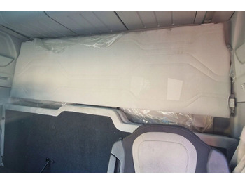 Кабина и интериор FORD