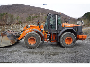 Колесен товарач HITACHI ZW220