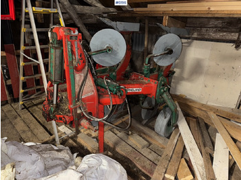 Машина за обработка на почвата Kverneland Mod. E 3 2-furrow reversible plough.: снимка 3