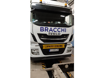 Влекач IVECO IVECO STRALIS 510 Hi-Way AS 440STX/P Euro VI z salonu Italia: снимка 4 Влекач IVECO IVECO STRALIS 510 Hi-Way AS 440STX/P Euro VI z salonu Italia: снимка 4
