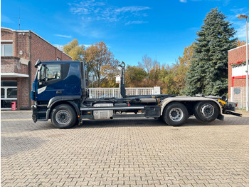 Мултилифт с кука камион IVECO Stralis