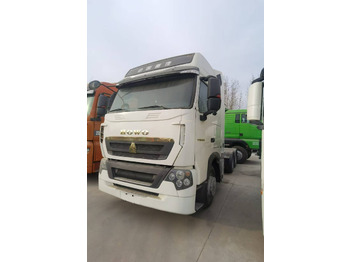 Влекач SINOTRUK HOWO