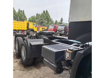 Влекач За превоз на хранителни стоки Howo tractor: снимка 4
