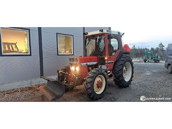 Трактор INTERNATIONAL