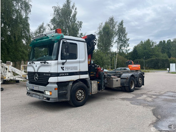 Лизинг на  Mercedes-Benz Actros 2535, 21 tonnimetrisellä nosturilla ja vaijerivaihtolavalaitteella, kuorma-auto, 2001, Hyvinkää Mercedes-Benz Actros 2535, 21 tonnimetrisellä nosturilla ja vaijerivaihtolavalaitteella, kuorma-auto, 2001, Hyvinkää: снимка 1