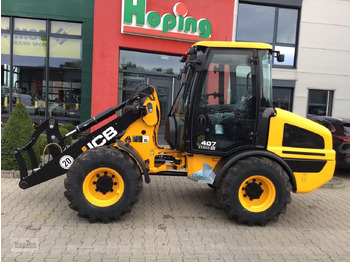 Колесен товарач JCB 407