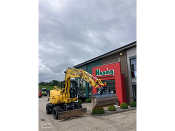 Колесен багер KOMATSU