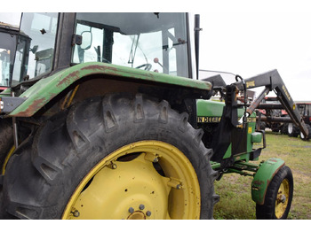 Трактор John Deere 1640: снимка 4