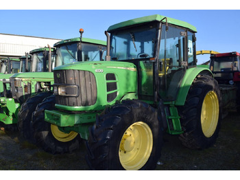 Трактор John Deere 6130: снимка 3