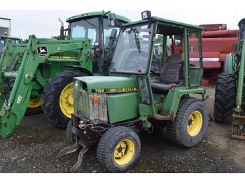 Трактор JOHN DEERE