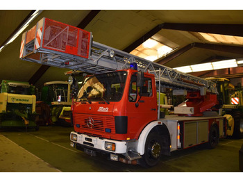 Мултилифт с кука камион MERCEDES-BENZ