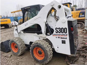 Мини челен товарач Bobcat S300: снимка 3