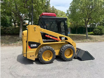 Мини челен товарач CATERPILLAR 226B3
