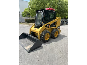 Мини челен товарач CATERPILLAR 226B3
