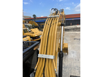 Верижен багер CATERPILLAR 323D2L