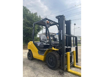 Дизелов мотокар Komatsu FD30: снимка 2