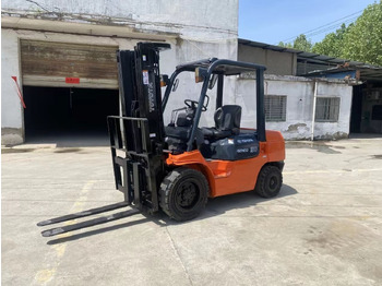 Лизинг на Toyota FD30 Toyota FD30: снимка 4