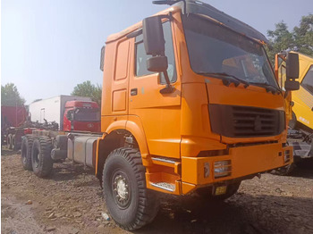 Влекач SINOTRUK HOWO
