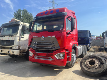Влекач SINOTRUK HOWO