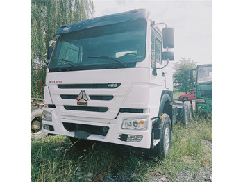 Влекач SINOTRUK HOWO