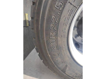 Влекач SINOTRUK HOWO