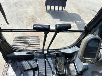 Верижен багер Volvo EC210BLC: снимка 4